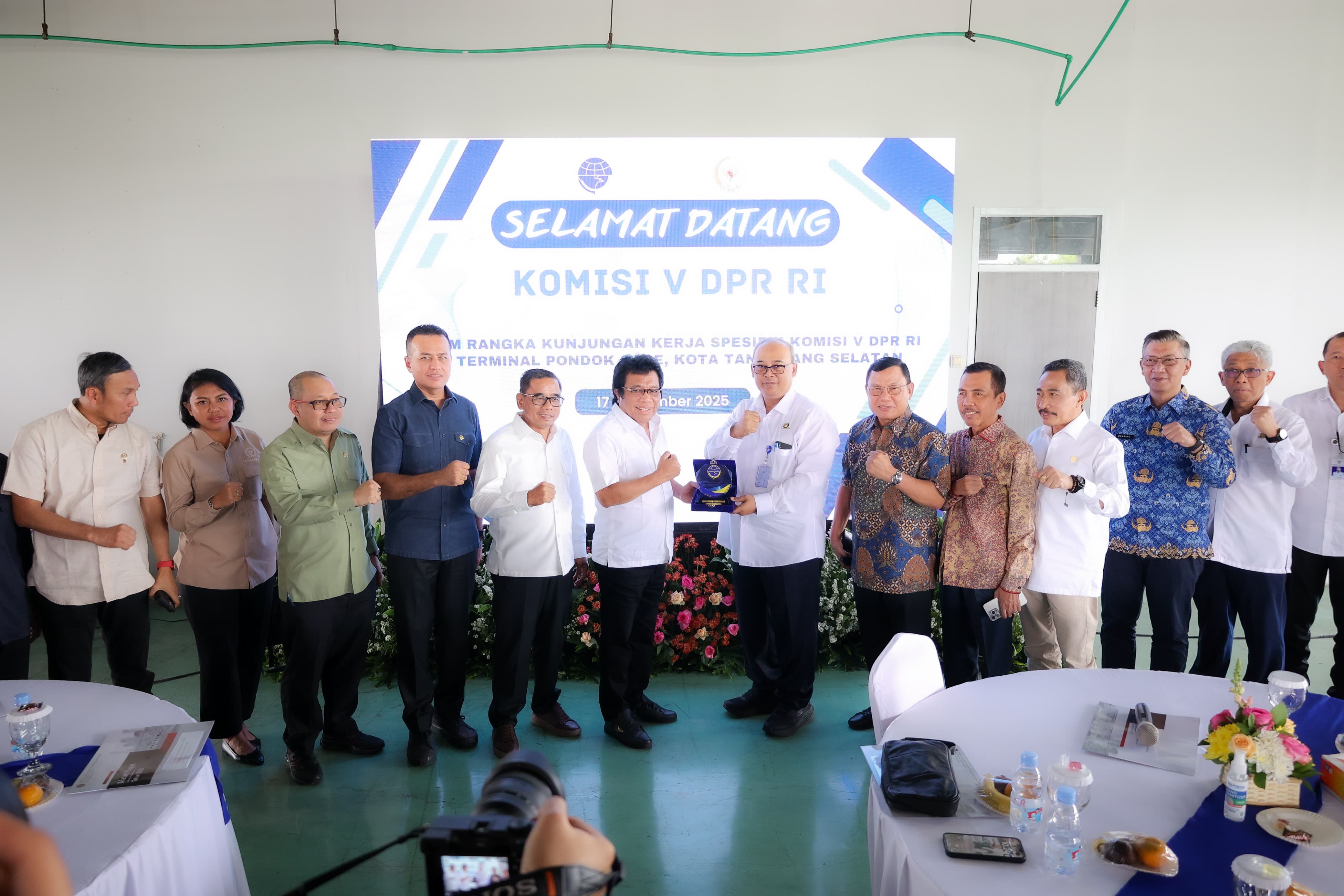 Kungjungan Komisi V DPR ke Terminal Pondok Cabe. Foto : Ist