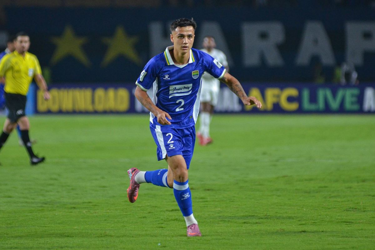 Eliano Reijnders Yakin Antar Persib Curi Poin di Kandang Arema FC Eliano Reijnders kini merumput bersama Persib Bandung. Foto : Ist