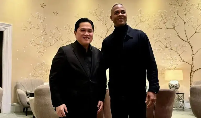 Erick Thohir: Lawan Lebanon Simulasi Hadapi Ronde 4 Kualifikasi Piala Dunia Ketum PSSI Erick Thohir dan Pelatih PSSI Patrick Kluivert. Foto : Ist