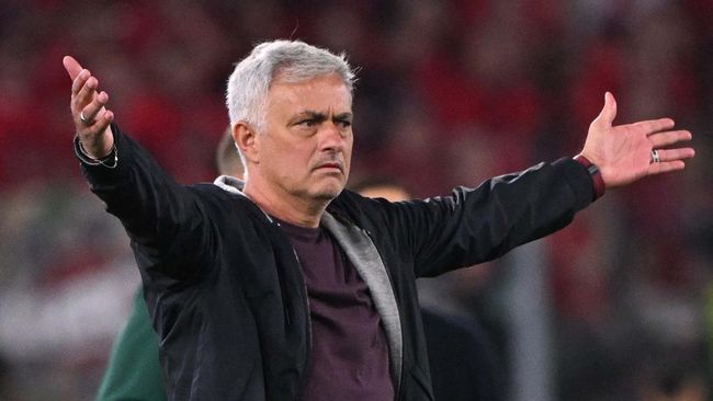 Gagal di Liga Champions, Mourinho Ditendang Fenerbahce Mantan pelatih Fenerbahce Jose Mourinho. Foto : Ist