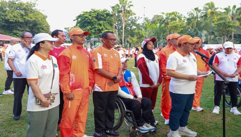 Gubernur Pramono Targetkan Jakarta Jadi Lumbung Prestasi Gubernur Pramono saat Apel Akbar Atlet DKI Jakarta. Foto : Ist