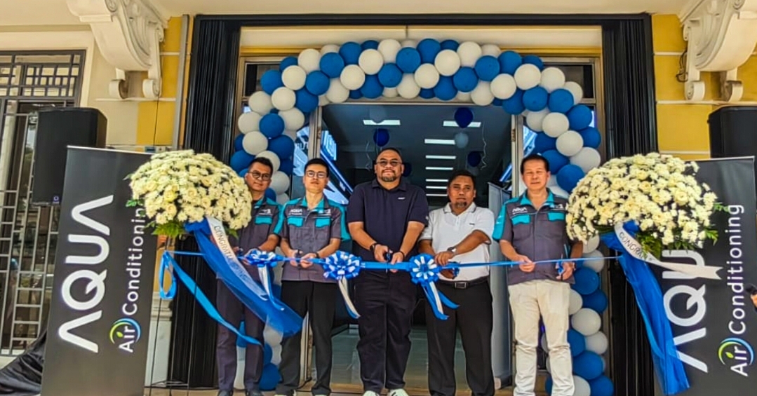 Hadir Lebih Dekat untuk Pelanggan di BSD, AQUA AC Proshop Resmi Dibuka Suasana meriah saat prosesi gunting pita menandai resmi dibukanya AQUA AC ProShop BSD di Ruko Mendrisio 1, Jalan BSD Raya Utama No. 9, Blok C, Pagedangan, Kabupaten Tangerang, Minggu (21/9/2025). (tangselpos.id/lim)
