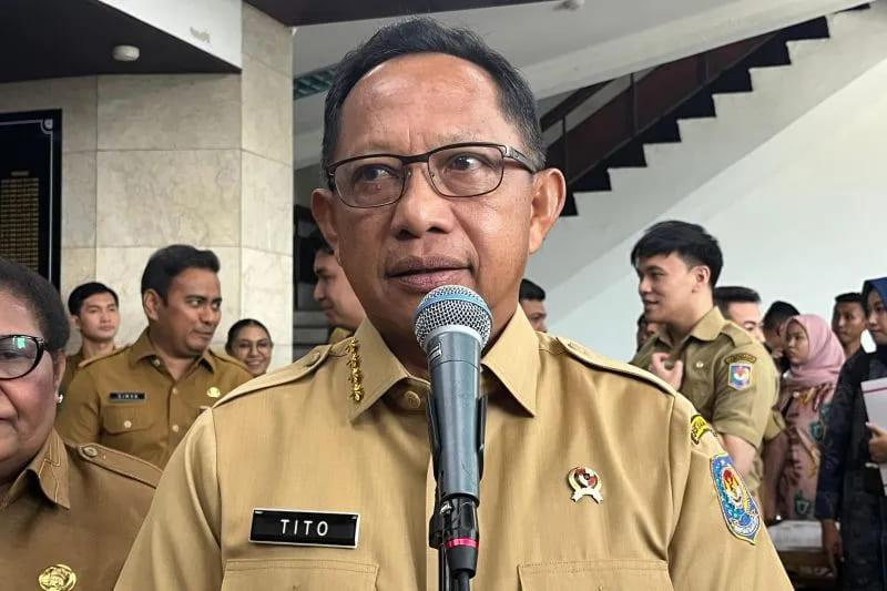 Jaga Perasaan Rakyat, Pejabat Dilarang Gelar Pesta Mewah dan Flexing Mendagri Tito Karnavian. Foto : Ist