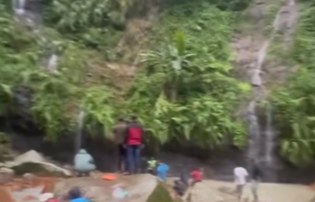 Jenasah pria ditemukan di Curug Seribu, Pamijahan, Kabupaten Bogor. Foto : Ist