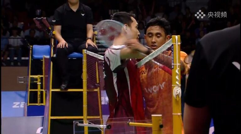 Dua wakil tunggal putra Indonesia saling bertemu di semifinal Korea Open 2025 Jojo (kiri) dan Alwi (kanan). Foto : Ist