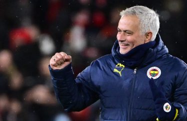Jose Mourinho Kini Bersama Benfica Pelatih Benfica Jose Mourinho. Foto : Ist
