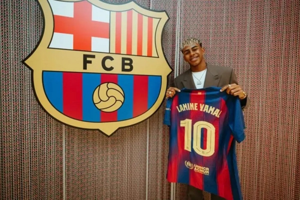 Bomber Barcelona Lamine Yamal. Foto : Ist