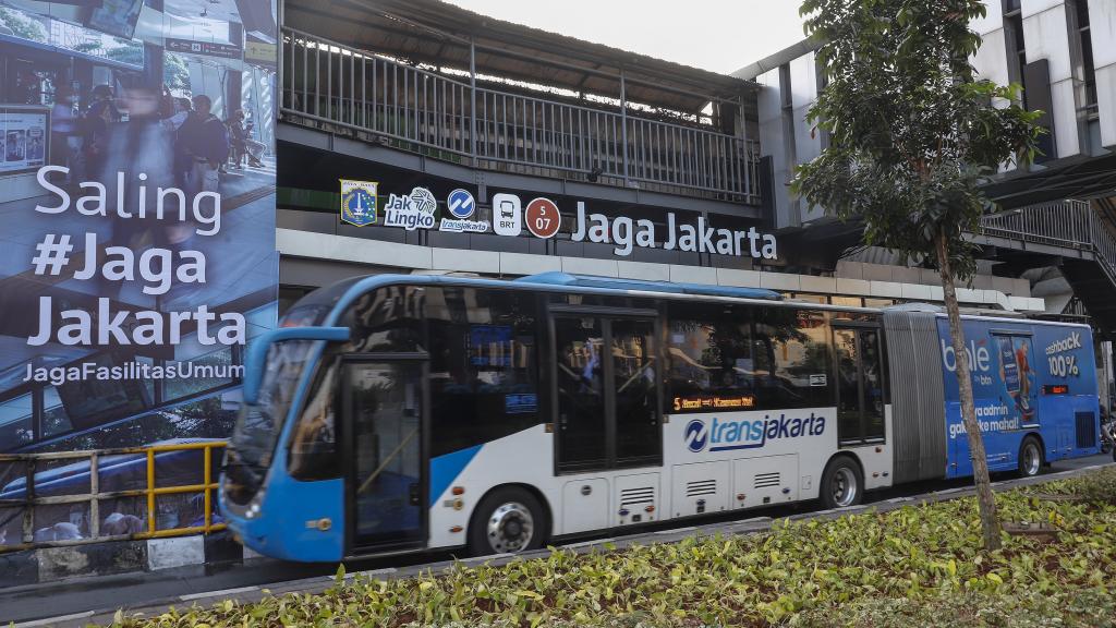 Lift Belum Selesai Diperbaiki Pasca Dibakar Perusuh Halte TransJakarta Jaga Jakarta di Kawasan Senin. Foto : Ist