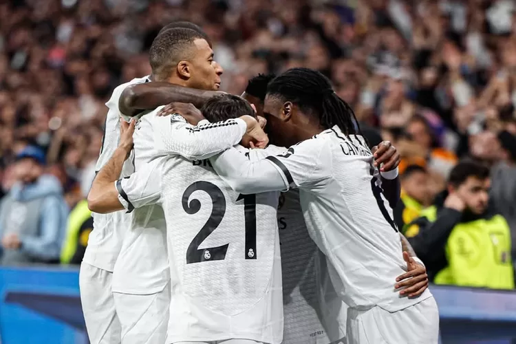 Selebrasi Skuad Madrid usai menang 2-1 Marseille. Foto : Ist