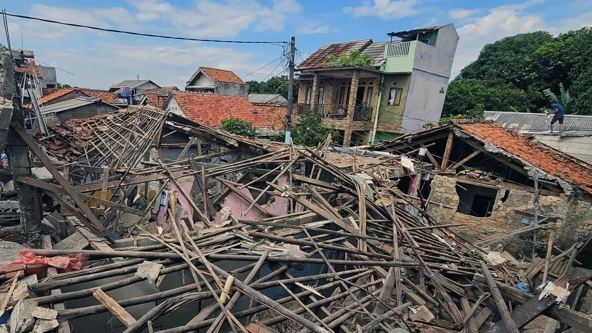 Meledak Dahsyat Di Pamulang Salah satu rumah terdampak ledakan di Pamulang. Foto : Ist