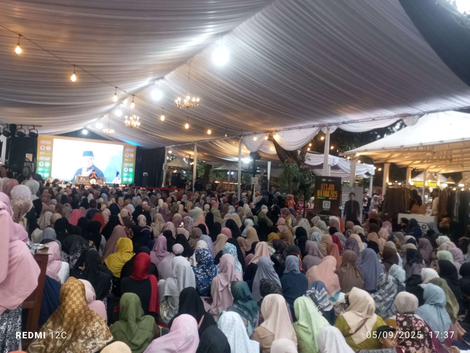 MRBJ Hadirkan Ustadz Hilman Fauzi di Maulidfest, Jamaah Tumpah Ruah Jamaah tumpah ruah mengikuti Maulidfest di Masjid Raya Bintaro Jaya.(ist).