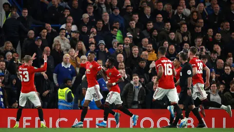MU Sukses Tundukkan Chelsea 2-1 Selebrasi skuad MU usai tundukkan Chelsea 2-1. Foto : Ist