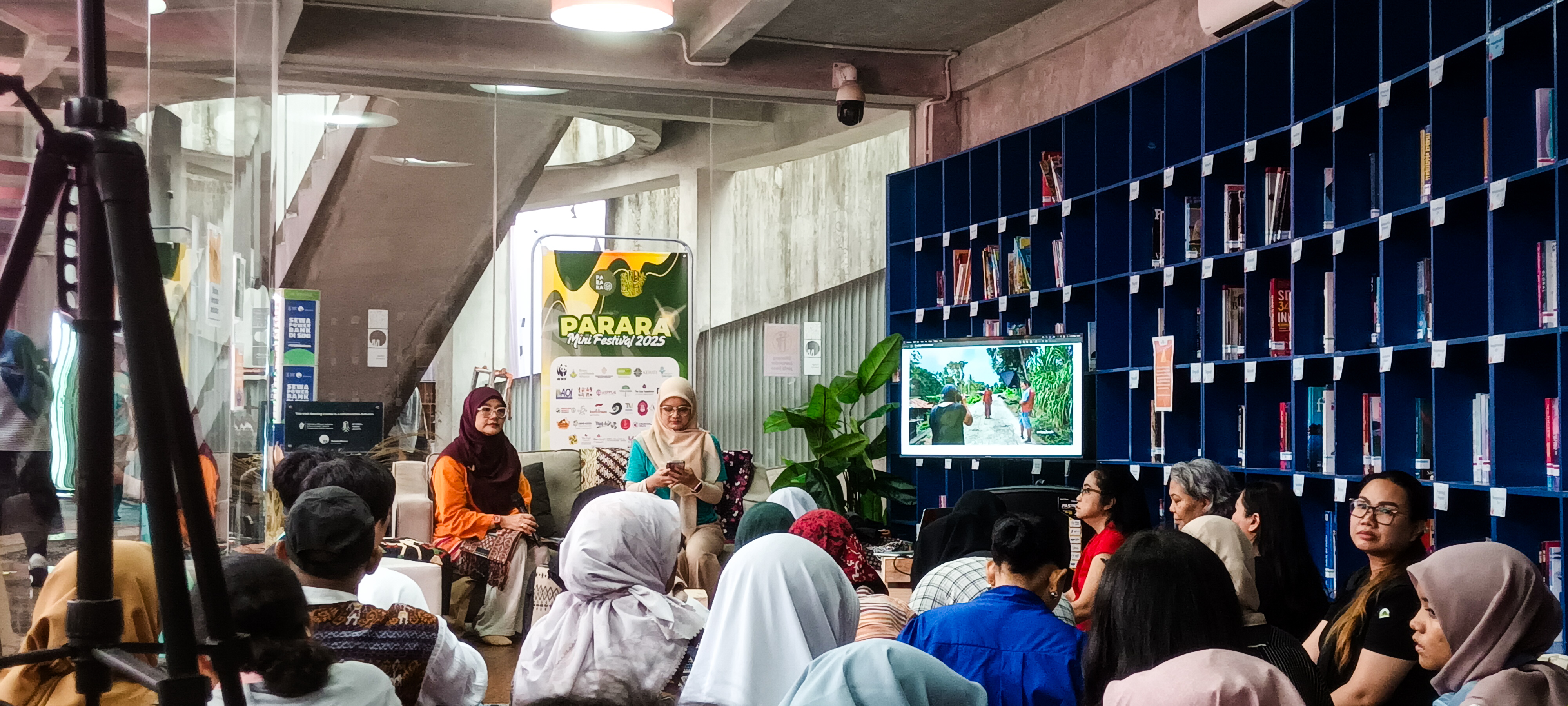 PARARA Mini Festival 2025: Merayakan Pangan Lokal, Kain Tenun, dan Tradisi Nusantara Bersama Generasi Muda Workshop literasi kain di PARARA Mini Festival, Jum'at (12/9/2025). (tangselpos.id/lim)