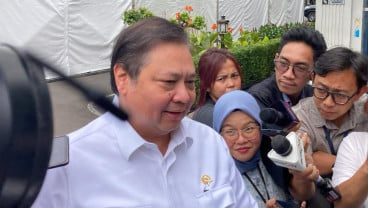 Pemerintah Siapkan Program Magang Berbayar, Lulusan Baru Digaji Sesuai UMP Menko Perekonomian Airlangga Hartarto. Foto : Ist