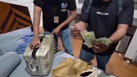 Dolar palsu yang ditemukan di sebuah Apartemen Kalibata. Foto : Ist