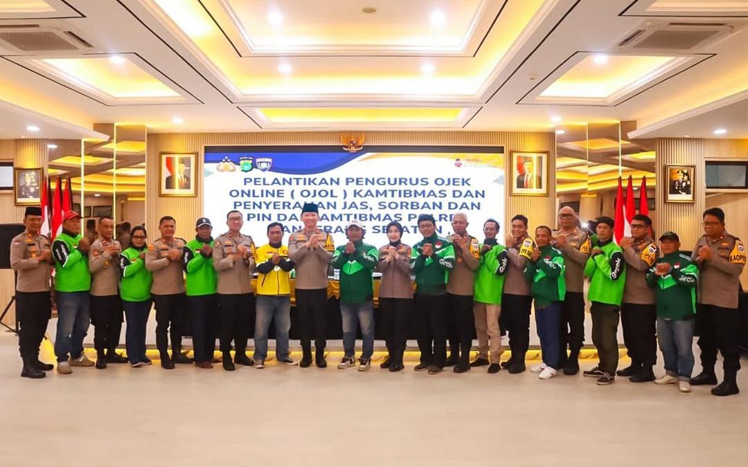 Polres Tangsel menghadiri pelantikan pengurus Ojol Kota Tangsel, Kapolres mengajak para ojol untuk turut serta menjaga Kamtibmas.