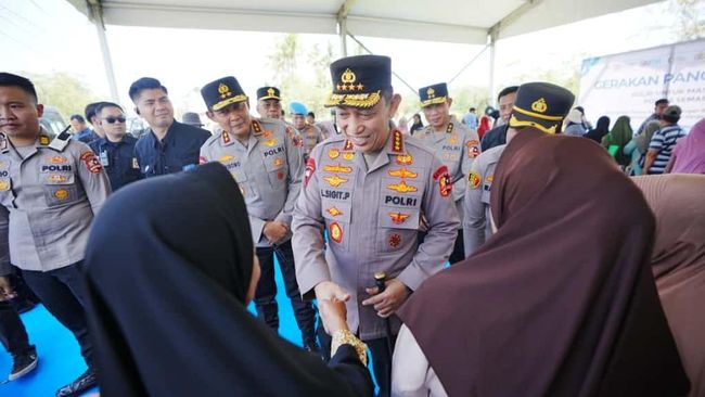 Kapolri Jenderal Listyo Sigit Prabowo saat meninjau SPPG di Polres Semarang. Foto : Ist