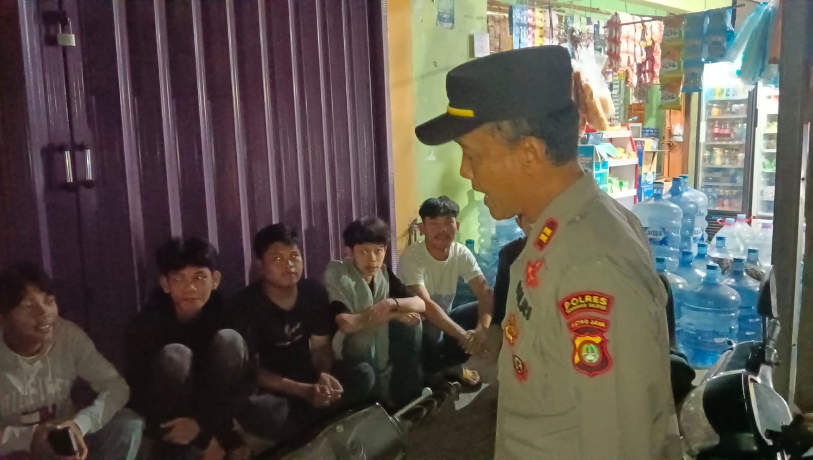 Polsek Cisauk Gagalkan Rencana Remaja yang Diduga Mau Tawuran, Sejumlah Sajam Diamankan Polsek Cisauk menggelar patroli skala besar, pada Minggu (14/9) dini hari. (Ist)
