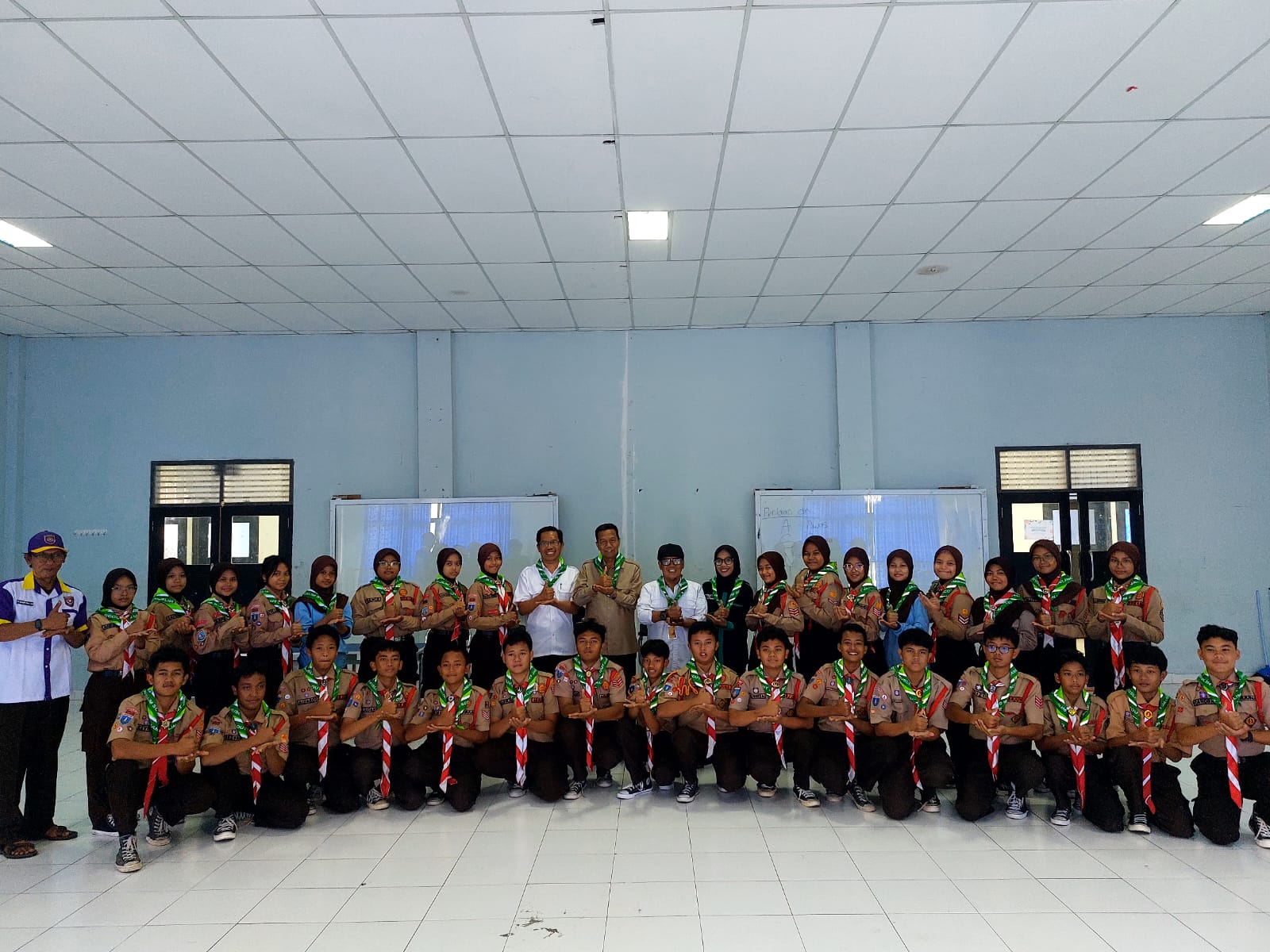Puluhan Siswa SMPN 8 Tangsel Wakili Banten di Jambore Muslim Internasional SMPN 8 Tangsel mewakili Kota Tangerang Selatan sekaligus Provinsi Banten dalam ajang Jambore Muslim Internasional. (Ist)
