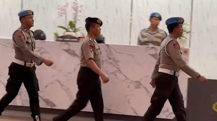 Sopir Kendaraan Taktis Penabrak Ojol Dihukun Demosi 7 Tahun Bripka Rohmat ketika menjalani sidang. Foto : Ist