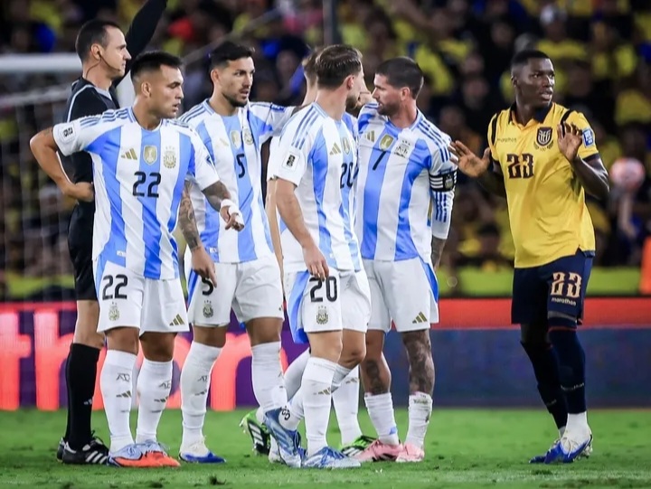 Tanpa Diperkuat Messi, Argentina Dipermalukan Ekuador 0-1 Laga Argentina vs Ekuador. Foto : Ist
