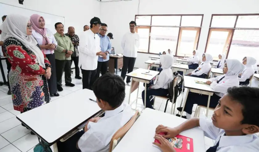 Tinjau Sekolah Rakyat di Malang Mensos Saefullah Yusuf saat meninjau Sekolah Rakyat di Malang. Foto : Ist