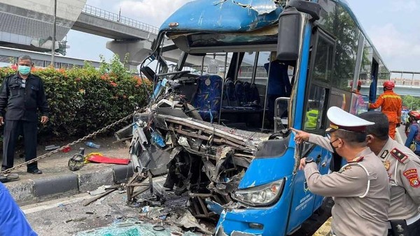Kecelakaan TransJakarta di Jln MT Haryono. Foto  Ist