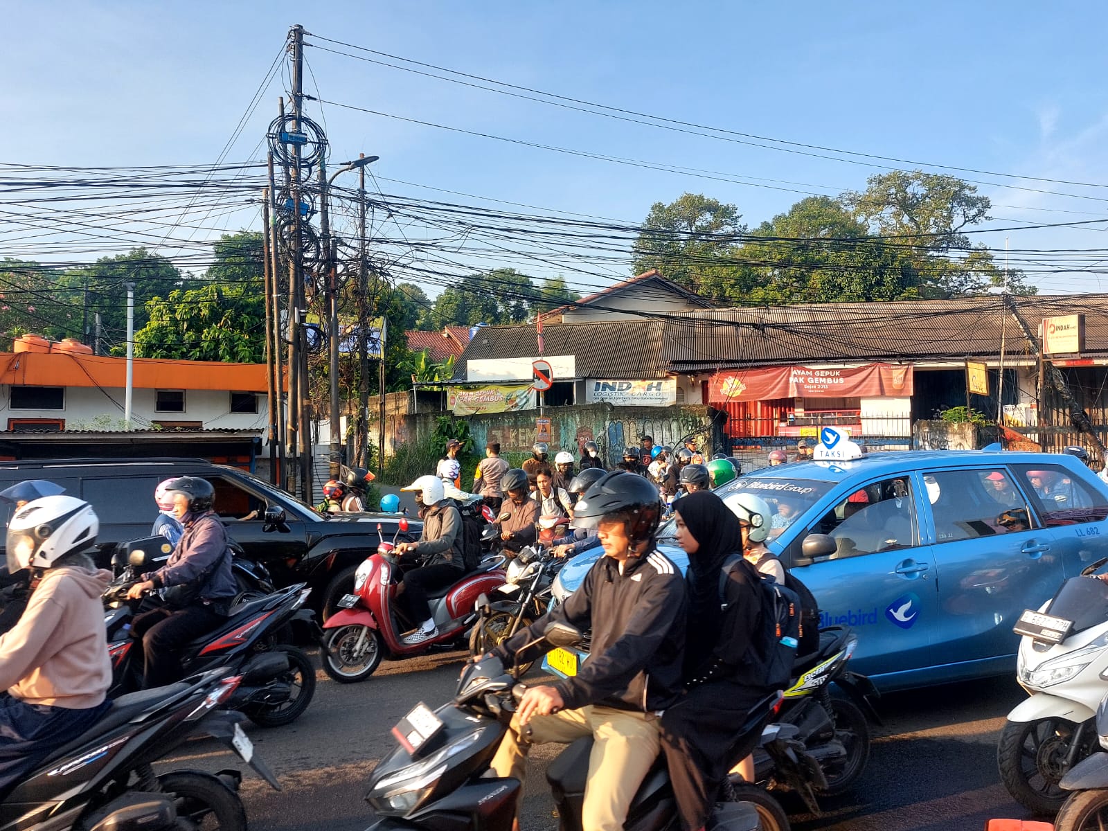 Urai Kemacetan, Uji Coba Rekayasa Lalin di Pondok Cabe Mulai Diberlakukan Foto : Ist