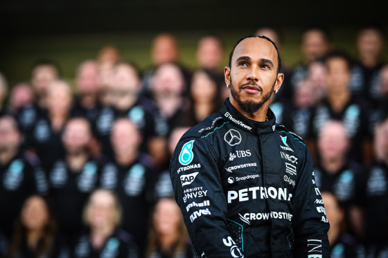 Verstappen-Hamilton Merambah Ke MotoGP Pembalap F1 Lewis Hamilton. Foto : Ist