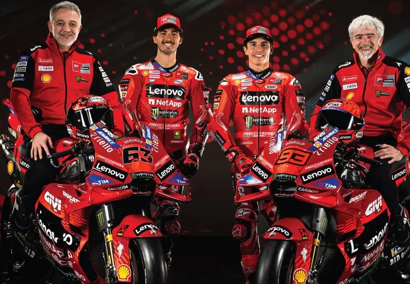 Bagnaia Kagumi Marquez: Salah Satu Pembalap Terkuat Dalam Sejarah Pembalap Tim Ducati Francesco Bagnaia dan Marc Márquez. Foto : Ist