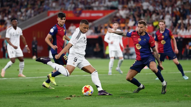 Barca Tersungkur, Madrid Puncaki Klasemen La Liga Laga Madrid vs Barca. Foto : Ist