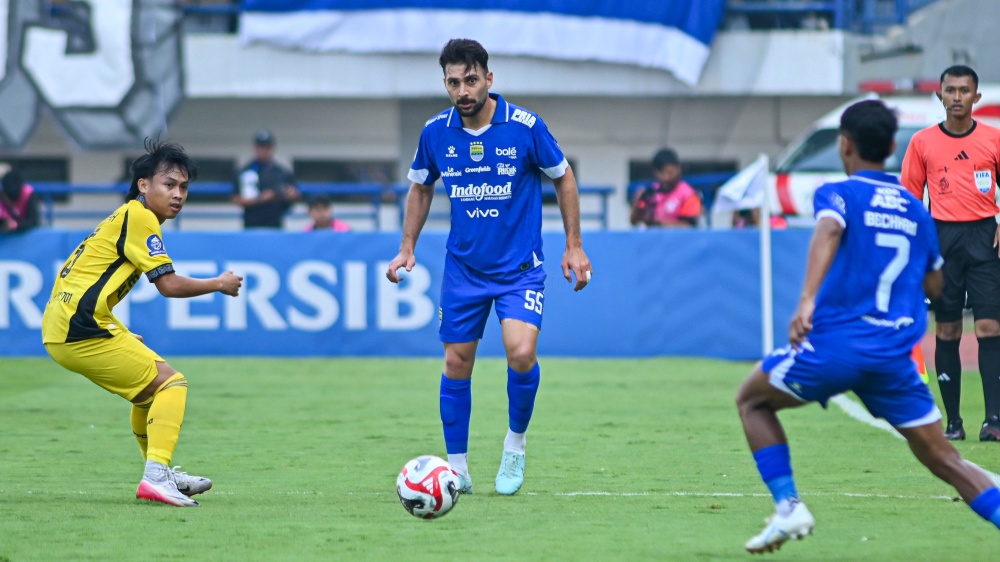 Bek Persib Frans Putros. Foto : Ist