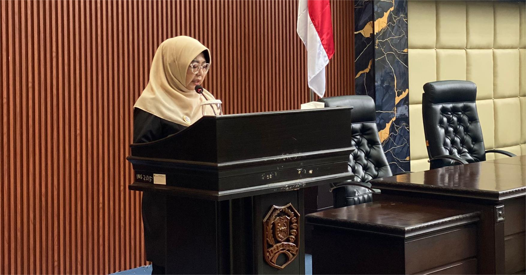 Bupati Dewi Jawab Pandangan Fraksi Terkait Nota Raperda APBD 2026 Bupati Pandeglang, Raden Dewi Setiani, saat menyampaikan  jawaban dalam rapat paripurna di Gedung DPRD Pandeglang, Rabu (29/10/2025) siang.(Istimewa)