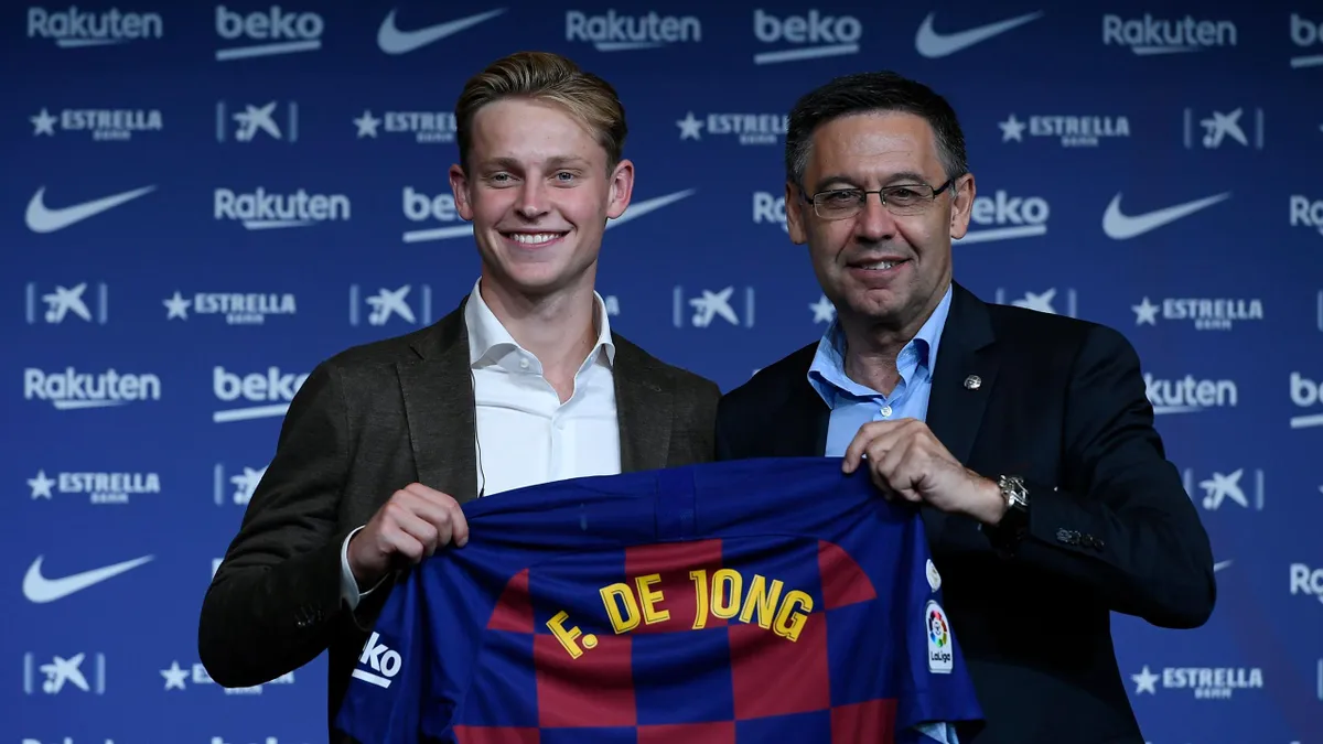 Fixed, De Jong Perpanjang Kontrak Di Barcelona Pemain Barcelona Frenkie De Jong. Foto : Ist