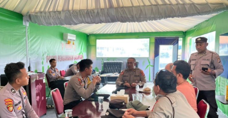 Pos Pam 24 jam untuk menjamin kelancaran kegiatan pemindahan, dekontaminasi, dan pemulihan cemaran radioaktif Cesium-137 di Kawasan Industri Modern Cikande, Kabupaten Serang, Banten. Foto : Ist