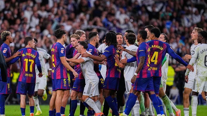 Kericuhan Pecah di Bernabeu Usai El Clasico Real Madrid vs Barcelona Keributan skuad  Barca vs Madrid. Foto : Ist