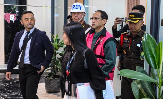 Kubu Nadiem Bantah Grup WA Bahas Chromebook, Kejagung: Buktikan di Persidangan Mantan Mendikbudristek Nadiem Anwar tersangka pengadaan laptop Chromebook. Foto : Ist
