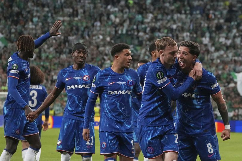 Liverpool Kalah, Chelsea, Man City Dan Arsenal Melaju ke Perempat Final Selebrasi skuad Chelsea. Foto : Ist