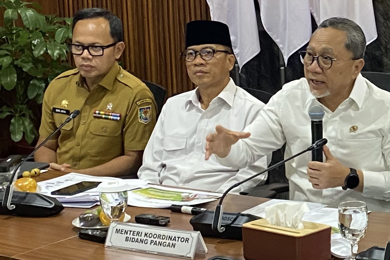 Menko Pangan Zulkifli Hasan saat konferensi pers. Foto : Ist