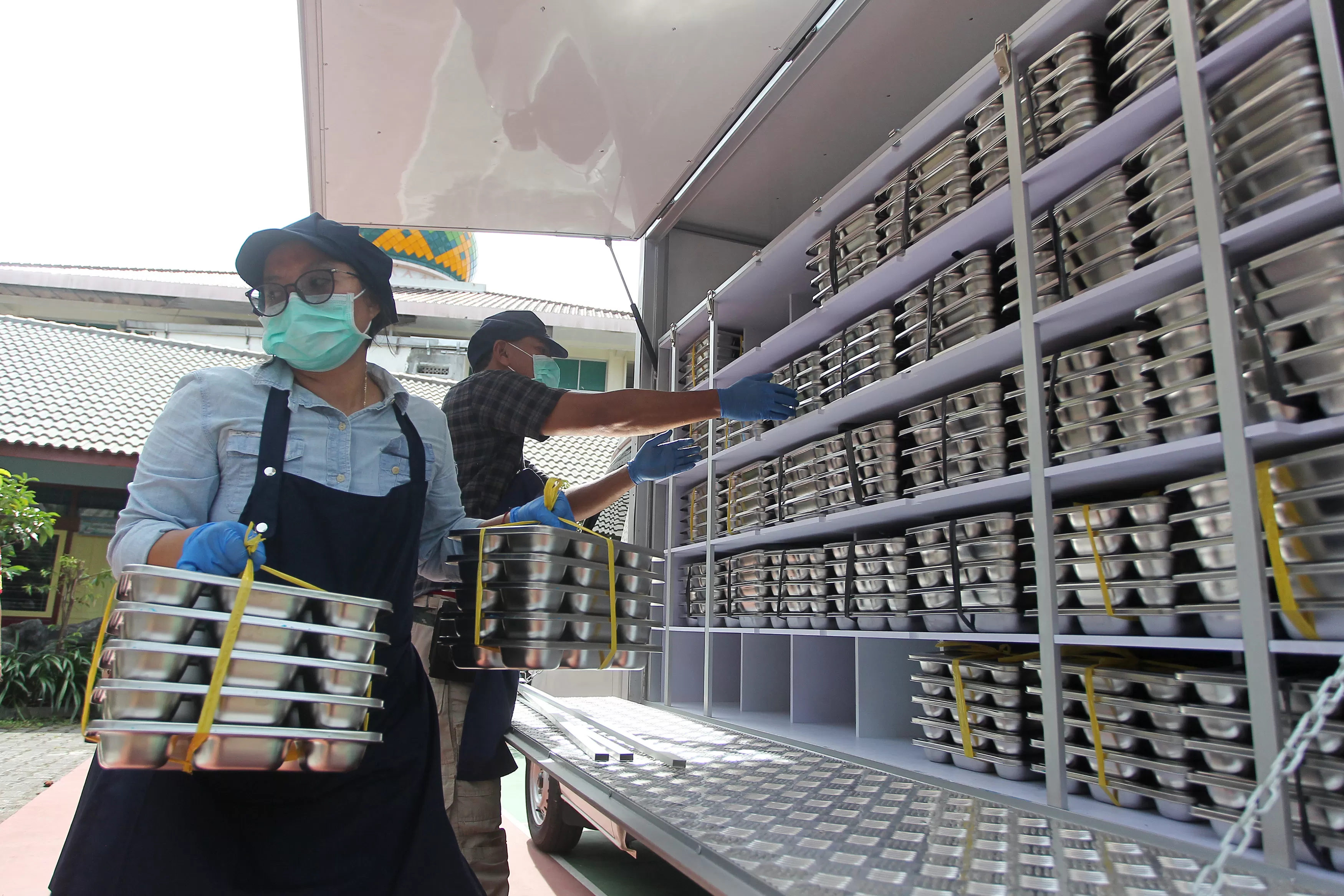 Peraturan Baru MBG: Masak Dimulai Jam 2 Dini Hari, Distribusi Diatur Ketat untuk TK dan SD Distribusi MBG. Foto : Ist