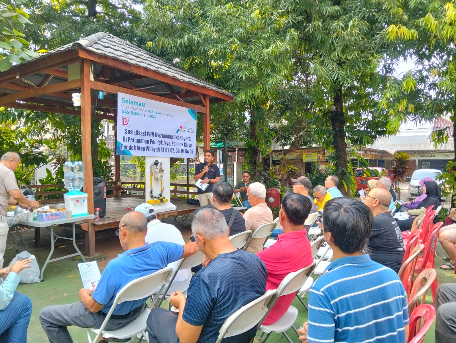 Perluas Jangkauan Energi Bersih, PGN Gencarkan Pemanfaatan GasKita Di Tangerang PGN lakukan sosialisasi program Gas Kita di kawasan perumahan di Kelurahan Pondon Karya, Kecamatan Pondok Aren.