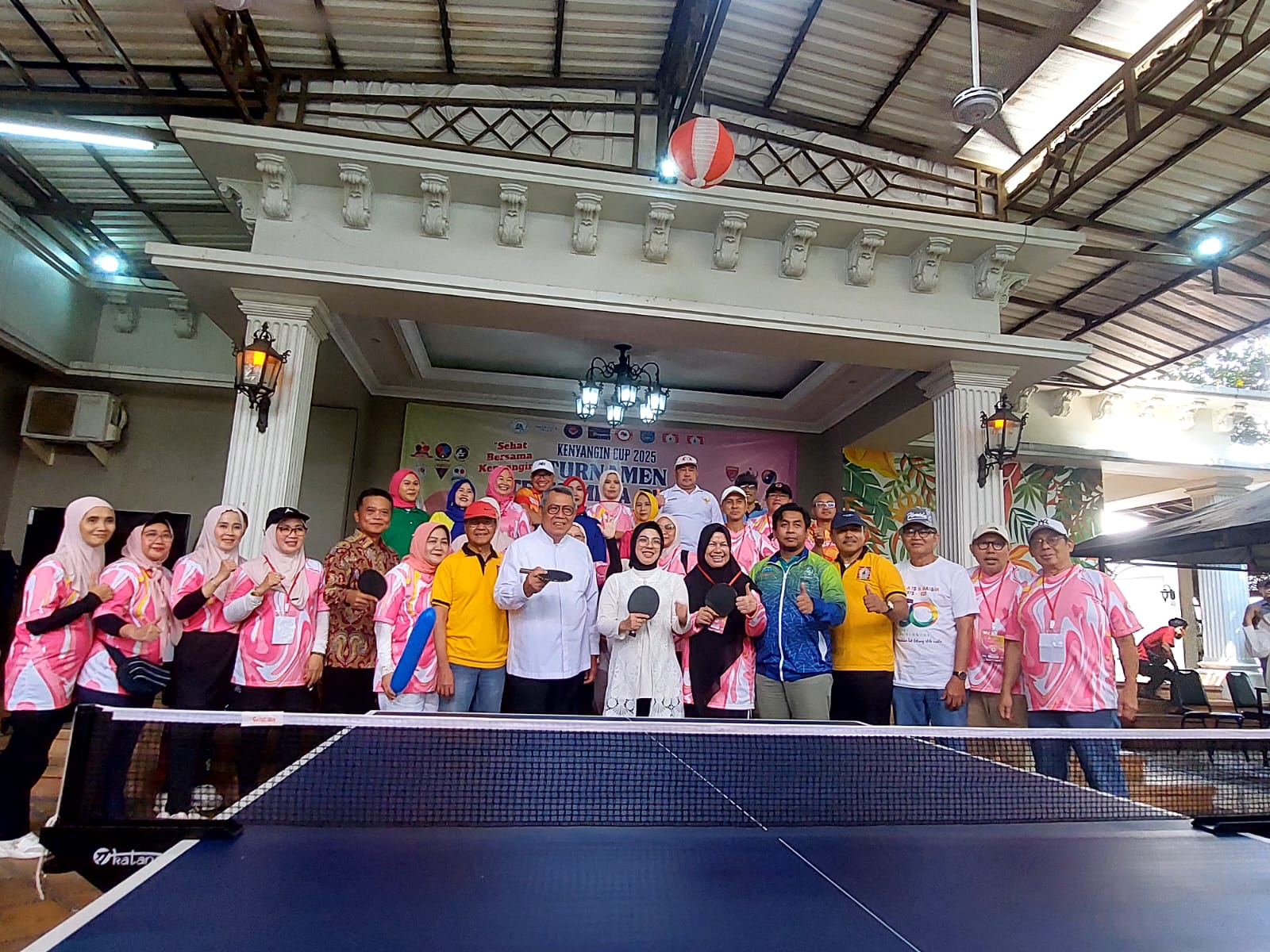Semangat Tak Kenal Usia! 84 Atlet Lansia Penuhi Arena Kejuaraan Tenis Meja TPMP Kenyangin di Pamulang Foto : Ist