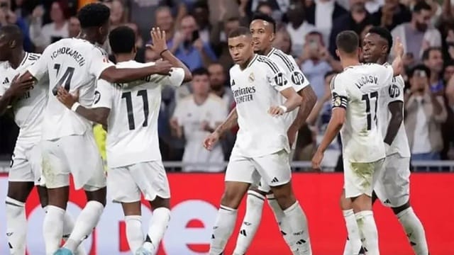 Selebrasi Mbappe Cs usai menang 3-1 dari Villarreal. Foto : Ist