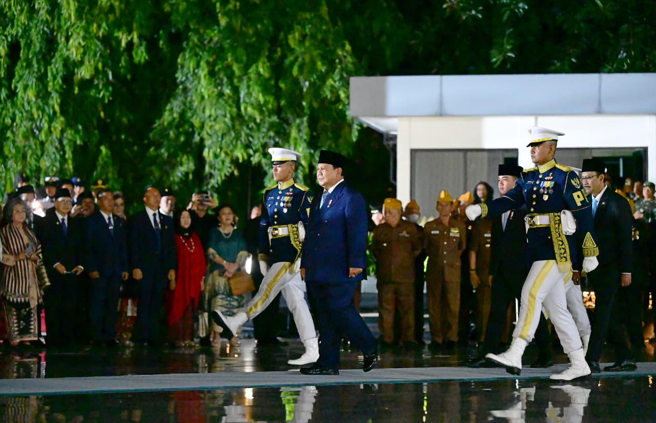 Presiden Prabowo pada acara renungan di TMP Kalibata. Foto : Ist