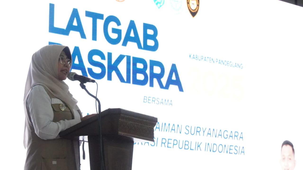 Bupati Dewi Setiani, saat membuka Latihan Gabungan (Latgab) Paskibra 2025, di Grha Pancasila, Pandeglang, Sabtu (22/11/2025).(Istimewa)