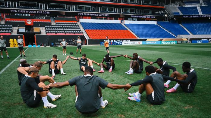 Sesi latihan skuad Chelsea. Foto : Ist