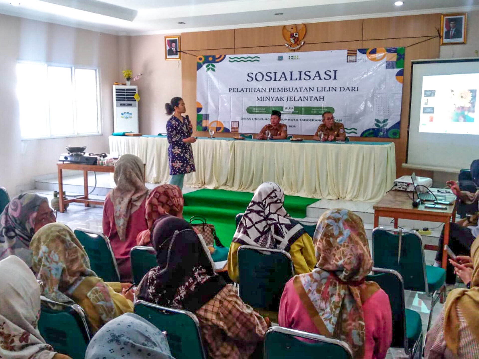 Dinas Lingkungan Hidup (DLH), sosialisasi dan pelatihan daur ulang. (Dok.)