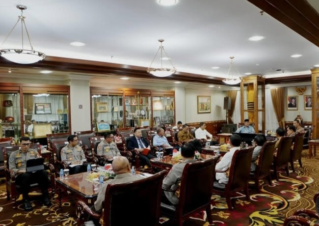 Suasana Rapat Komisi Percepatan Reformasi Polri . Foto : Ist