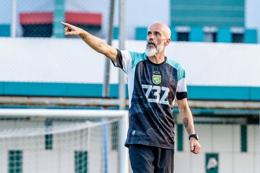 Mantan pelatih Persebaya Eduardo Perez. Foto : Ist