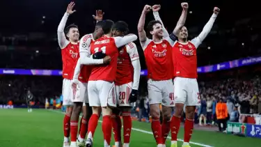 Selebrasi Skuad Arsenal usai menang 3-1 dari Bayern Munchen. Foto : Ist